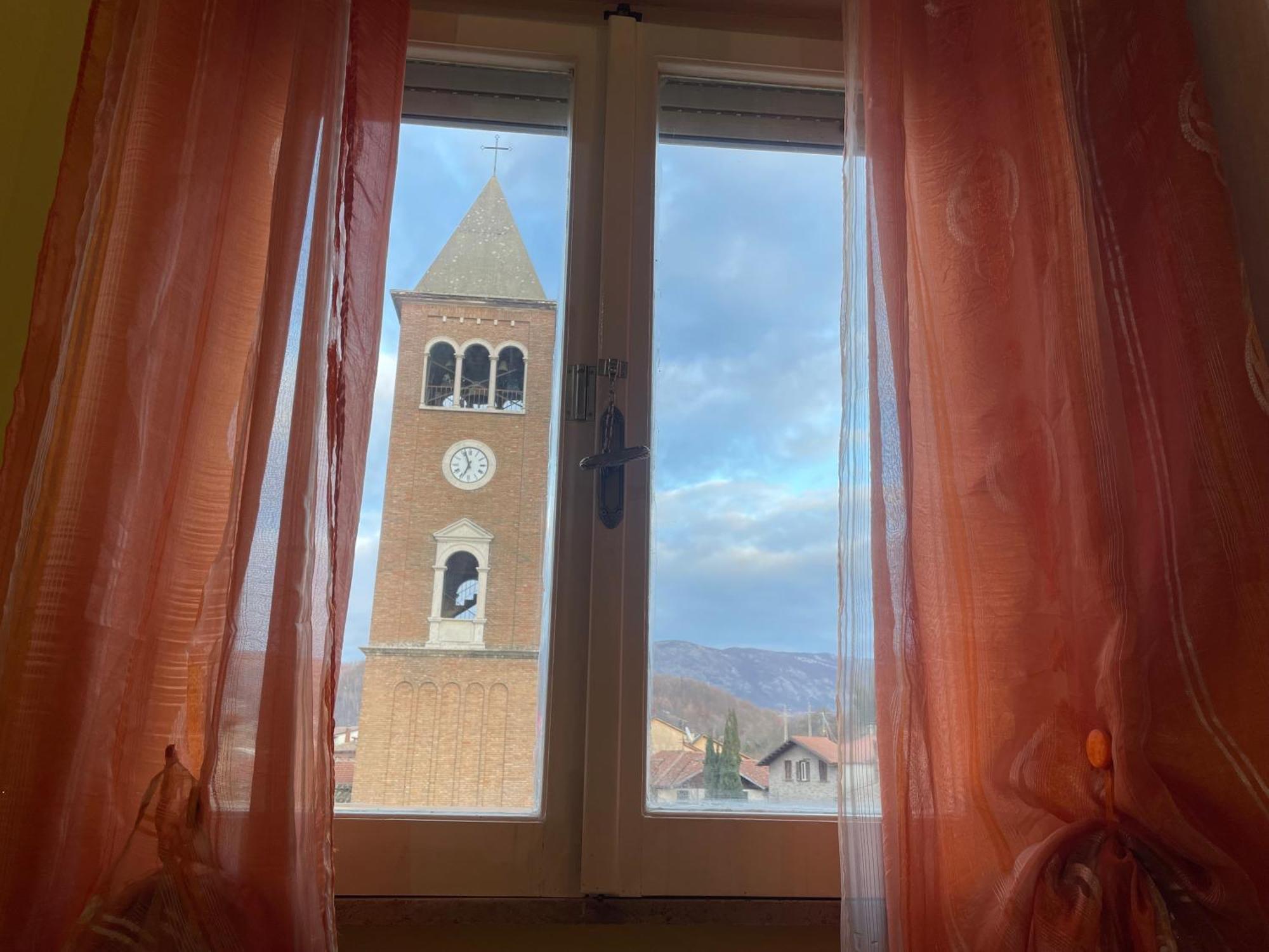Al Campanile Centro Storico Ampio Luminoso E Panoramico Appartamento Trilocale Carsoli Exterior foto